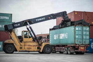 Loading container on freight truck e-commerce